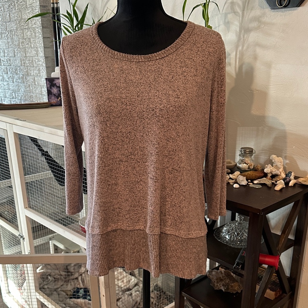 Elegant Heathered Pink Crew Neck Sweater